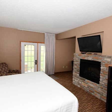 Cobblestone Inn & Suites - Denison | Majestic Hills 외부 사진