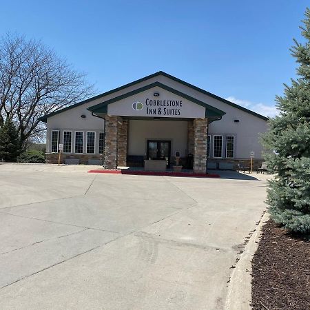 Cobblestone Inn & Suites - Denison | Majestic Hills 외부 사진