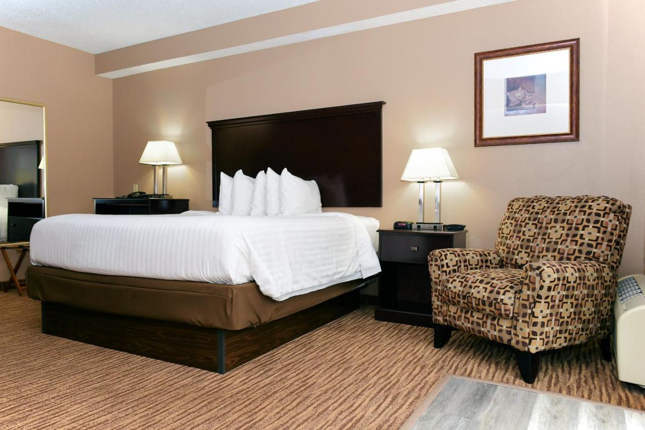 Cobblestone Inn & Suites - Denison | Majestic Hills 외부 사진