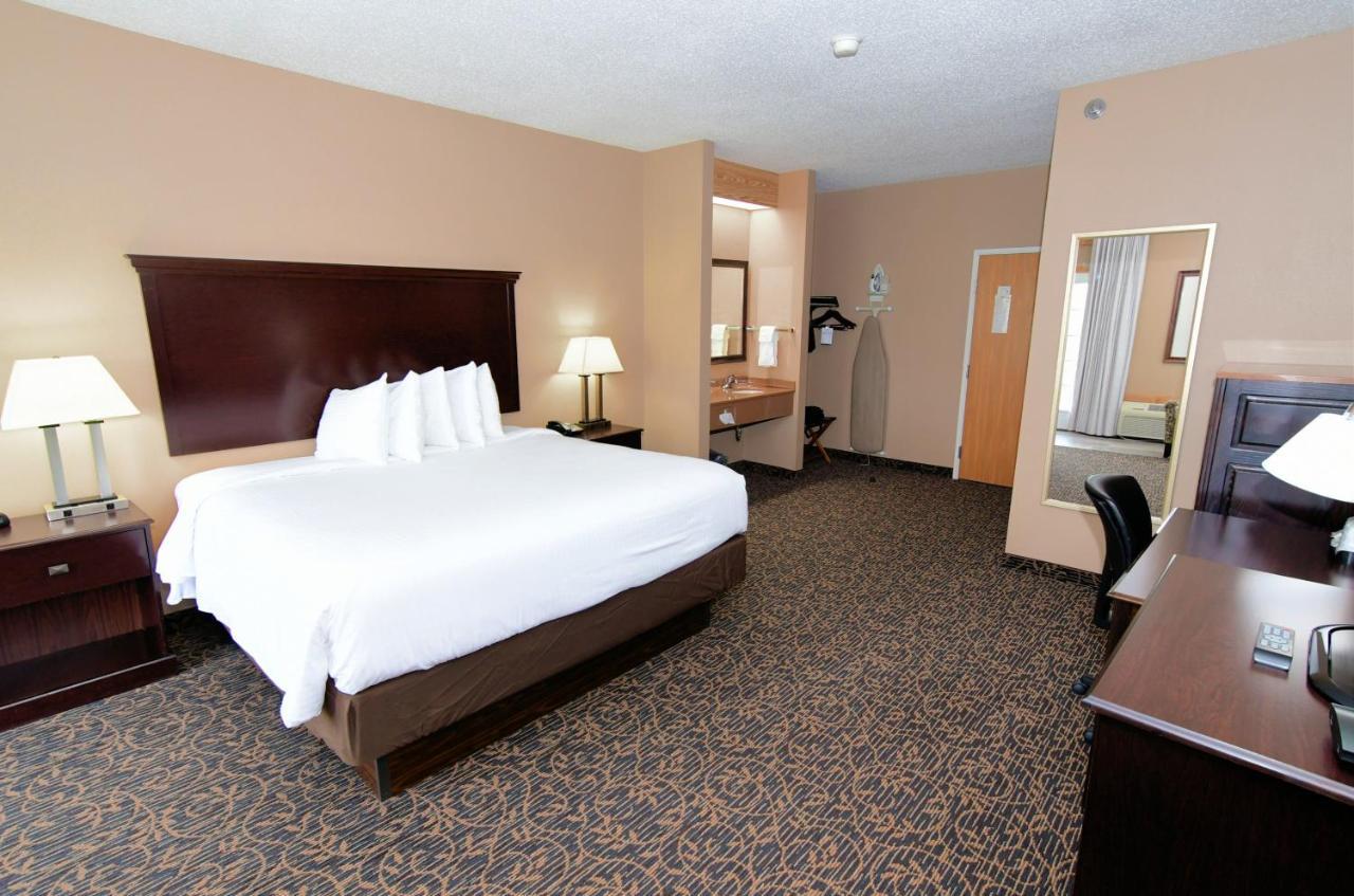 Cobblestone Inn & Suites - Denison | Majestic Hills 외부 사진