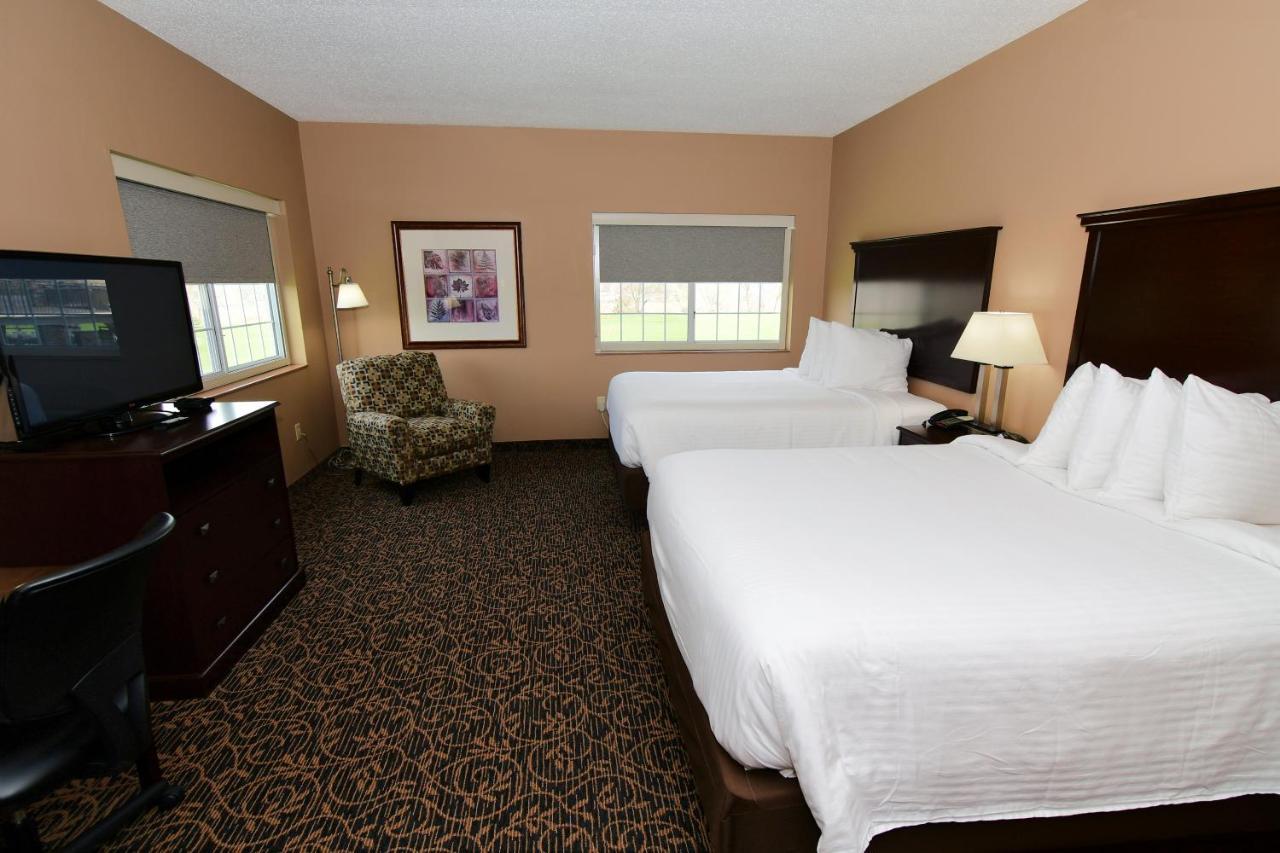 Cobblestone Inn & Suites - Denison | Majestic Hills 외부 사진