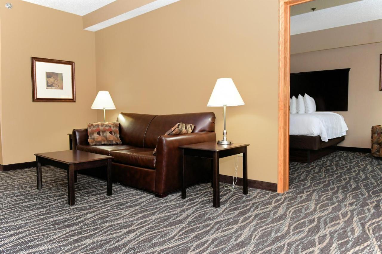 Cobblestone Inn & Suites - Denison | Majestic Hills 외부 사진