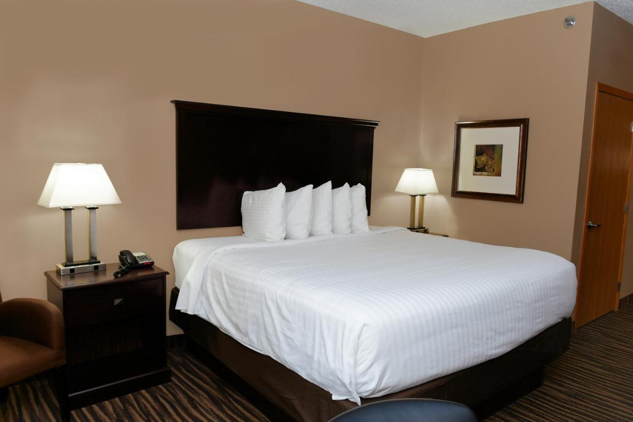 Cobblestone Inn & Suites - Denison | Majestic Hills 외부 사진