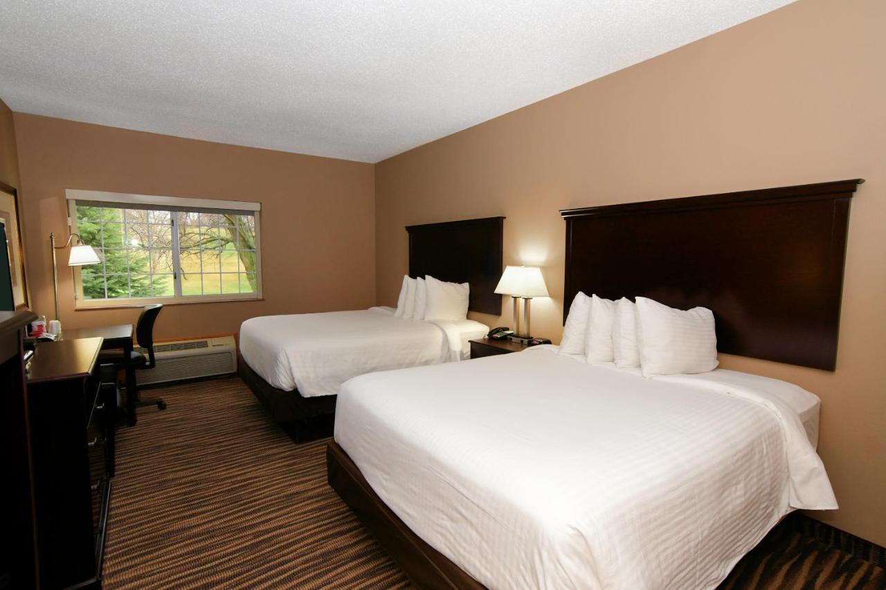 Cobblestone Inn & Suites - Denison | Majestic Hills 외부 사진