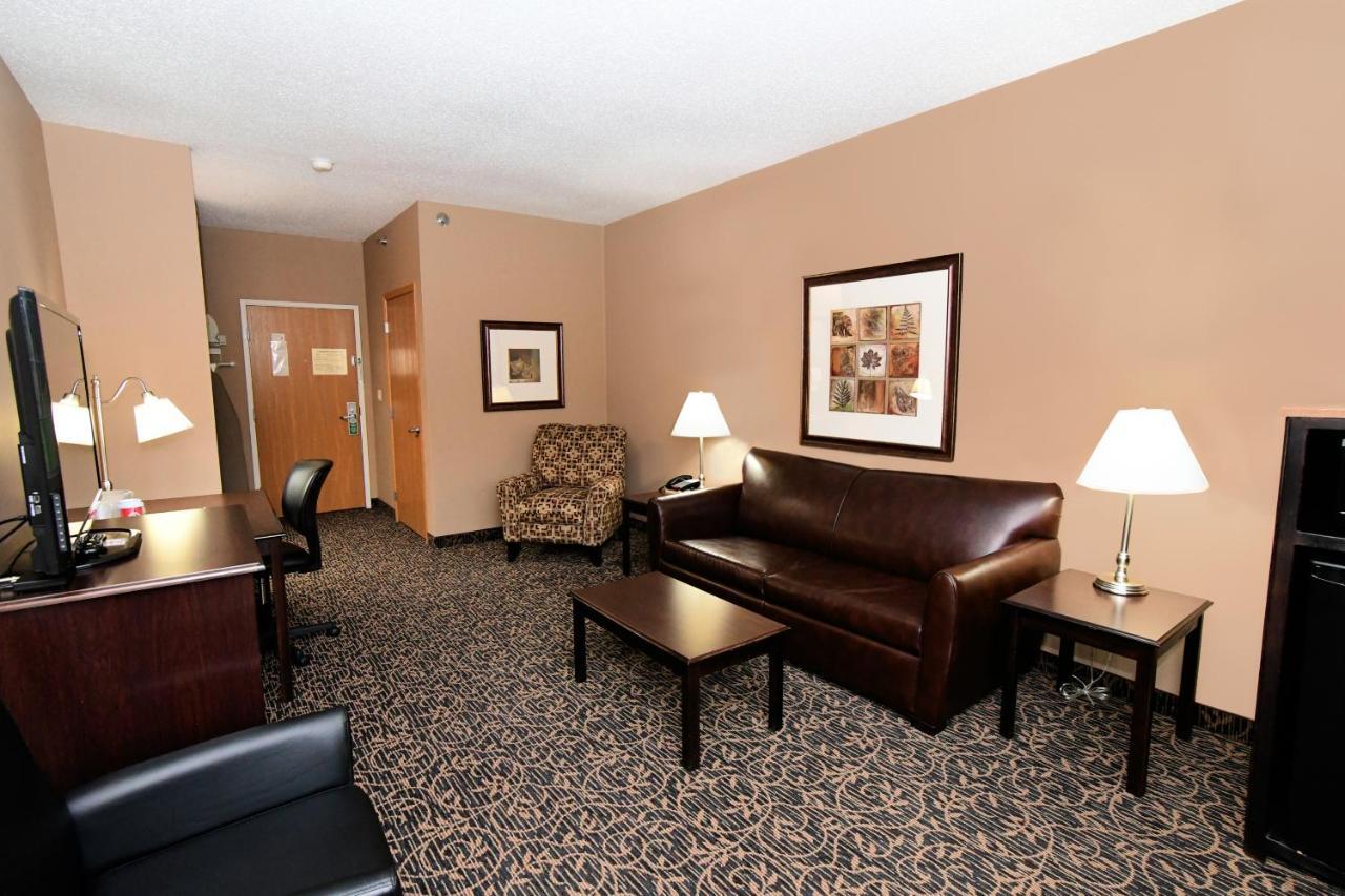 Cobblestone Inn & Suites - Denison | Majestic Hills 외부 사진